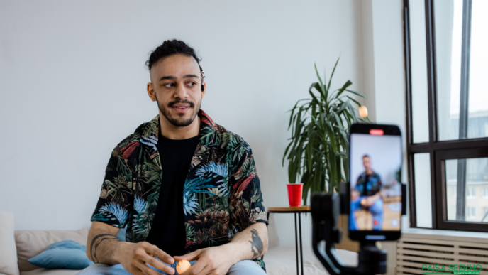 Want to earn some extra income but not sure how? Here are some of the best side hustles in India for students and young professionals.