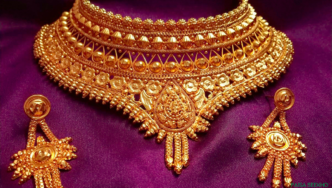 Confused about how to invest in gold? We compare Physical Gold, Digital Gold, SGBs, and ETFs to find the absolute best gold investment option for beginners.